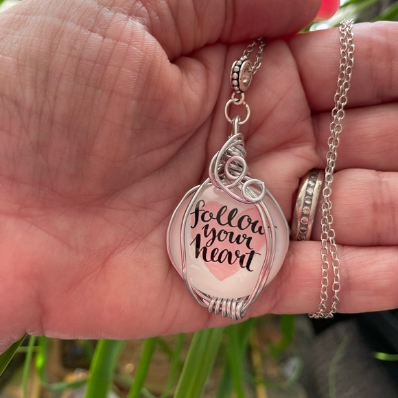 Follow your heart wirewrapped pendant necklace - Picture 1 of 5